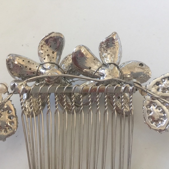 WEDDING BELLES CRYSTAL BRIDAL HAIR COMB SILVER WITH PEARLS NEW main image 4